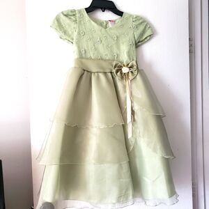 Elegant Mint Green Girls Size 8 Formal/Pageant Dress
